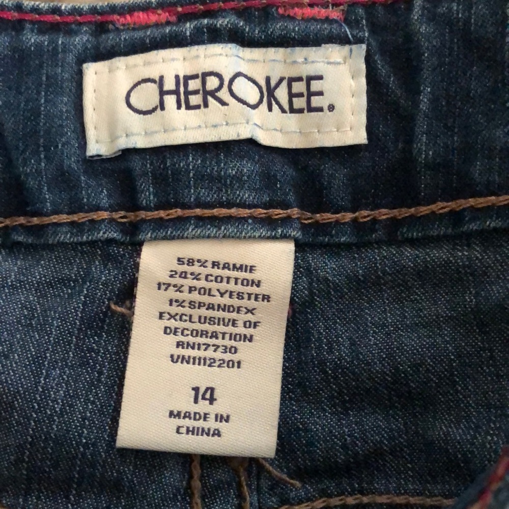 2 Pairs of Cherokee Embellished Jeans - Picture 4 of 12